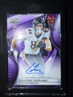 Card Topps Chrome Black 2025 Colston Loveland Chicago Bears Rookie Autograph RC Purple Refractor numerado /75, autografado e encapsulado, frente