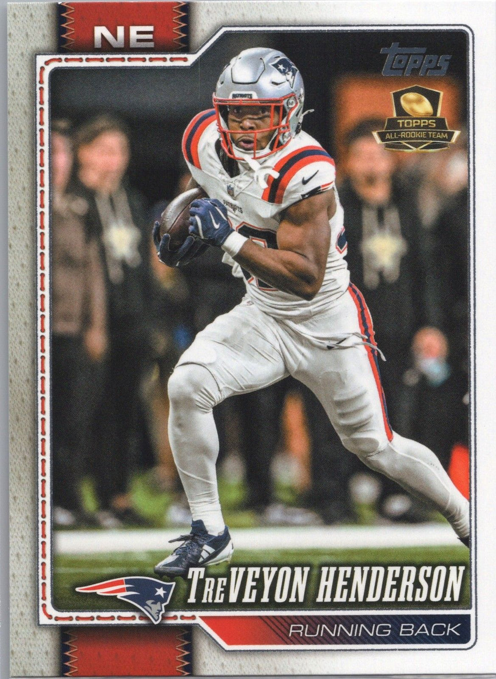 Topps NFL - Topps Flagship Football 2026 - TreVeyon Henderson (#135) Base - New England Patriots - NM